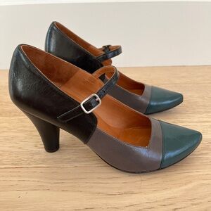 CHIE MIHARA Muriel Three Tone Leather Pointy Toe Mary Jane Pumps Heels